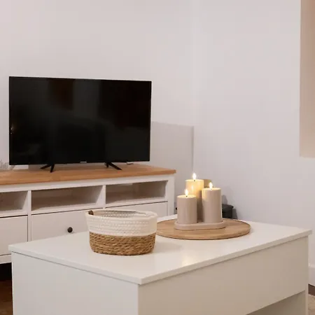 Plein Coeur Historique De - Quartier Anime - Au Pied Des Boutiques, Bars Et Restaurants *