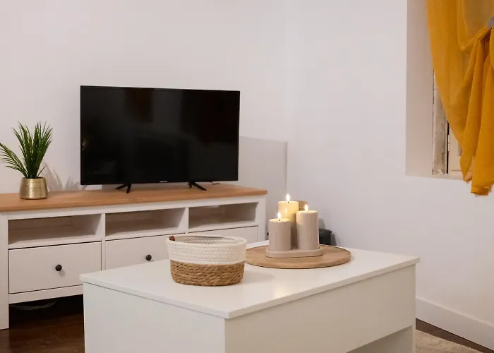 Plein Coeur Historique De - Quartier Anime - Au Pied Des Boutiques, Bars Et Restaurants *